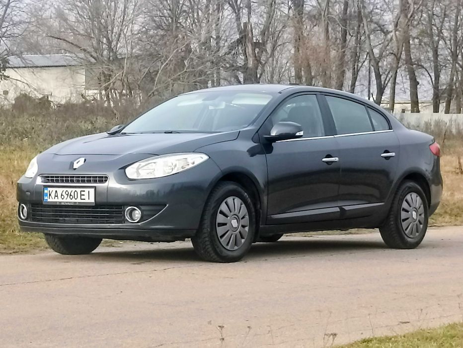 Обслужене авто,без корозії,двигун і кпп працюють відмінно,витрат мастила нема,підтікання рідин та оливи відсутні,по електриці працює все,помилок нема,підвіска тиха,нова гума,літня на легкосплавних дисках.підфарбовувались дві деталі,торг.