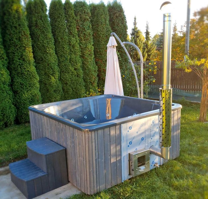 Jacuzzi kwadrat 2.2x2.2 m hydromasaż Spa ogrodowe