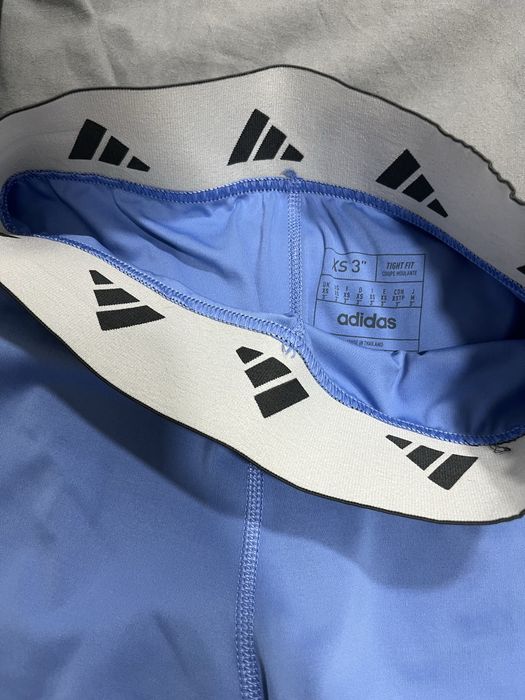 Calcoes adidas em exelente estado