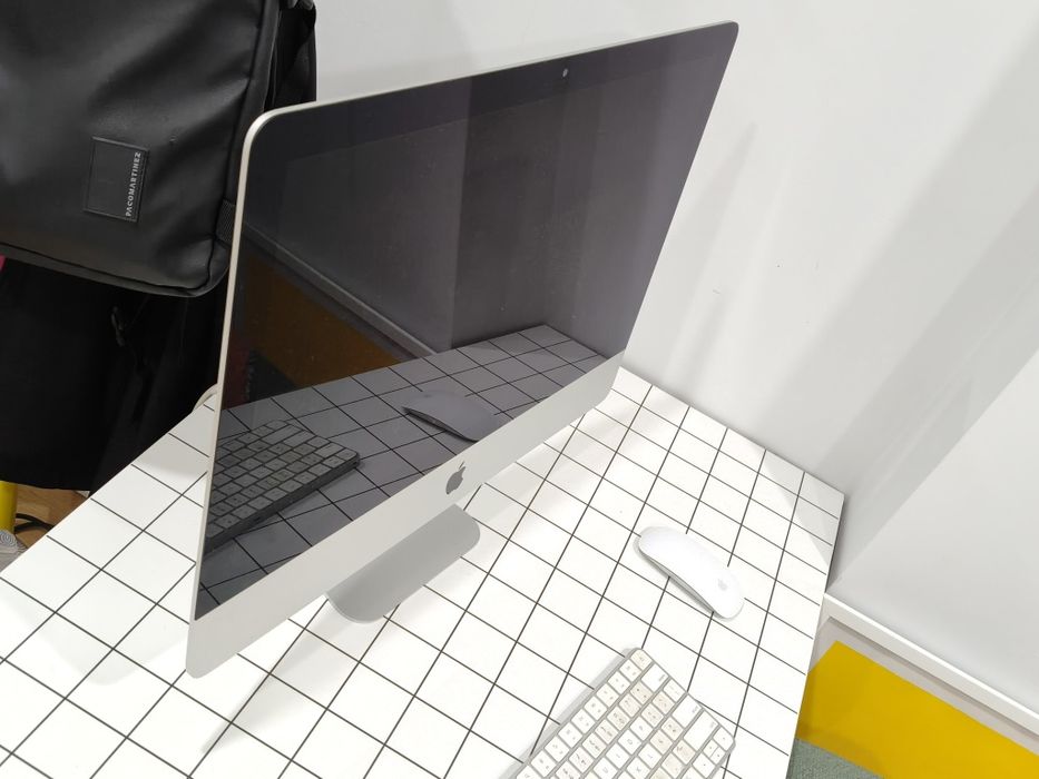 Imac 21" 4k Retina. Radeon 4gb + 8Gb ddr4