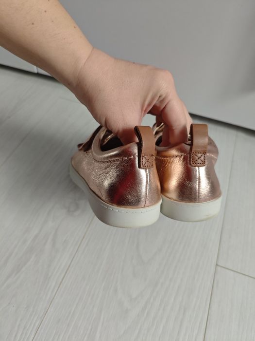 Жіночі кросівки золотисті натур шкіра CLARKS 39 розмір
