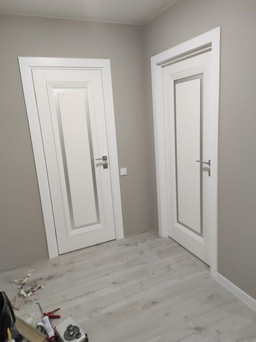 Монтаж дверей ,плинтуса. Київ , Область. Установка дверей .