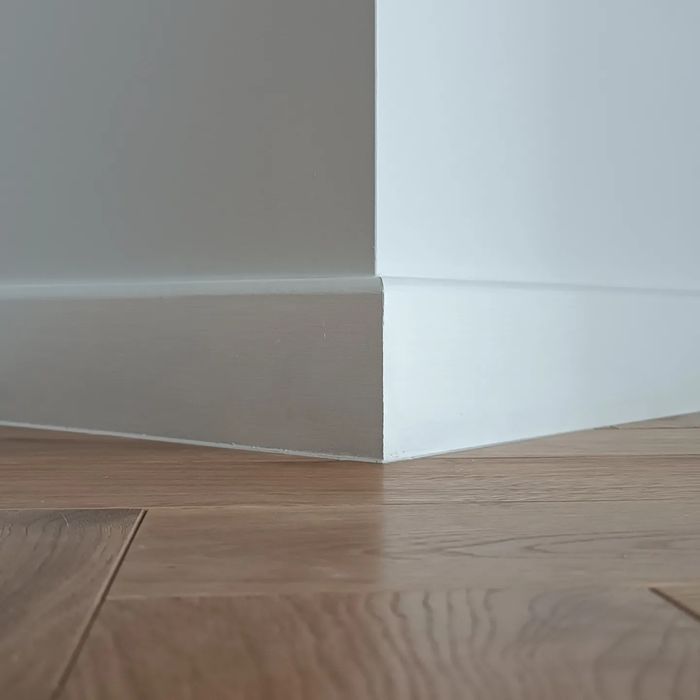 Montaż listew przypodlogowych