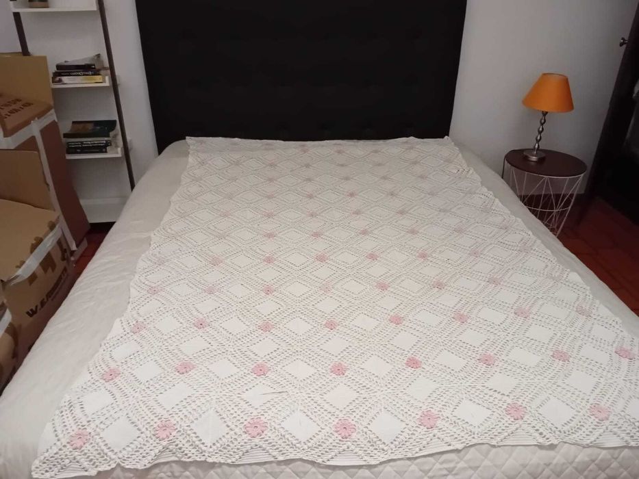 Lote de têxteis em renda