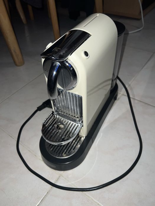 Máquina de café DeLonghi