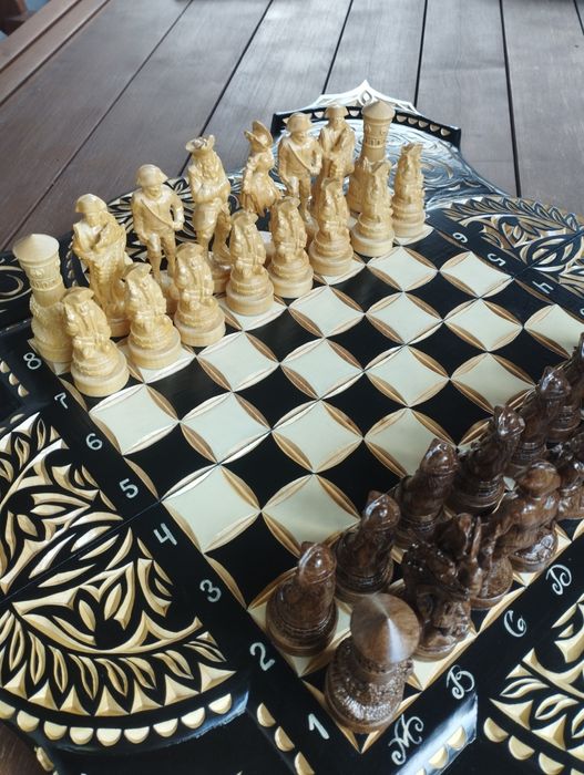 Шахи - нарди - шашки різьблені, ручної роботи.