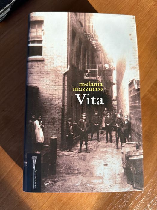 Vita – Melania G. Mazzucco
