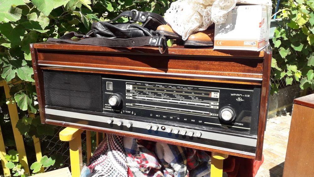 Радиолла Урал 112. Радио-проигрыватель старинное, советской эпохи!