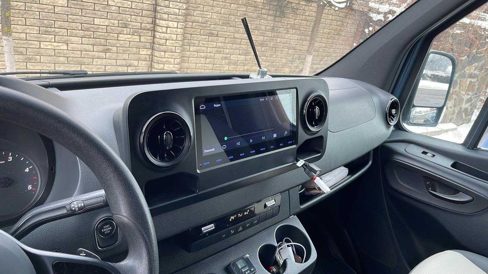 Мультимедіа Mercedes Benz Sprinter 907 магнітола автомагнітола