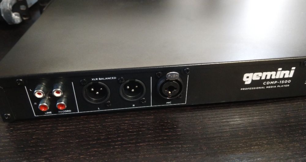 BAD!! Програвач CD/MP3/USB Gemini CDMP-1500
