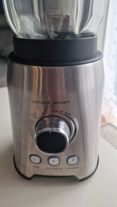 Sprzedam Stalowy Blender Kielichowy o mocy 1000W ze szklanym kielichem