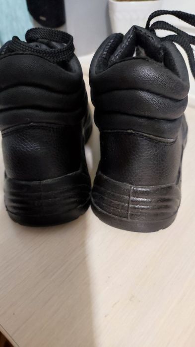 Робоче взуття розмір 38