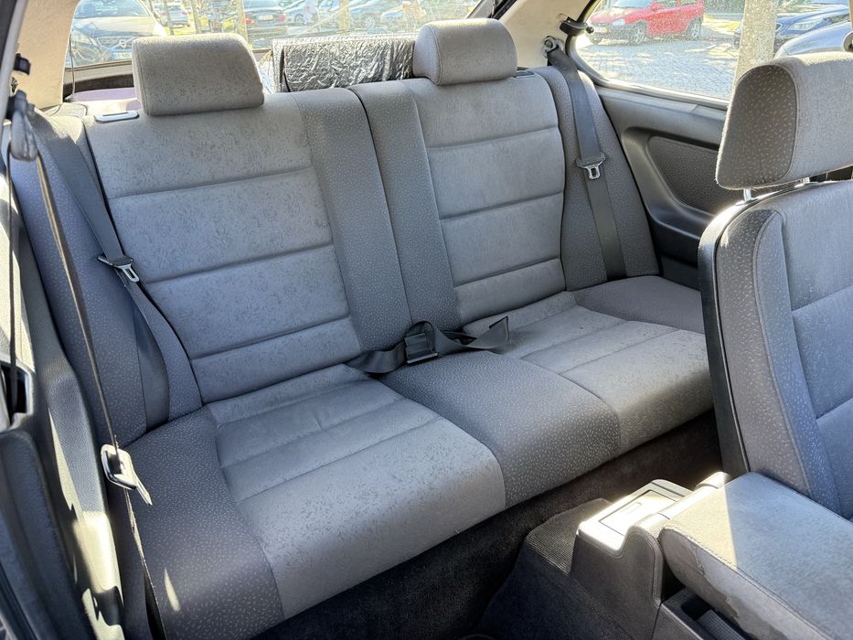 BMW 318 TDS Compact (1995) – Clássico Diesel Fiável