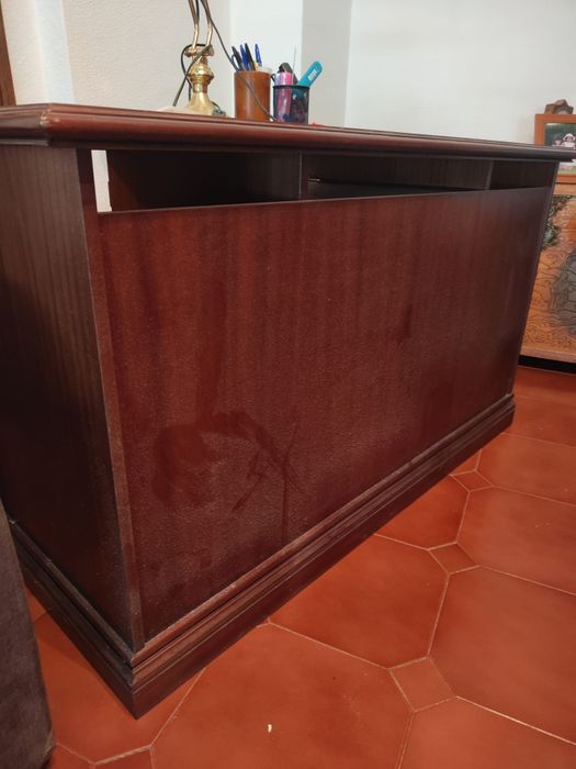 Secretária de madeira maciça