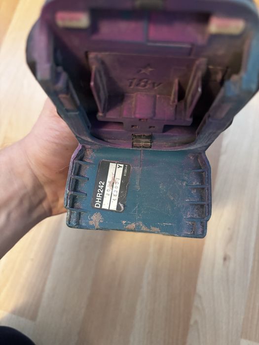 DHR242 перфоратор під невеликий ремонт