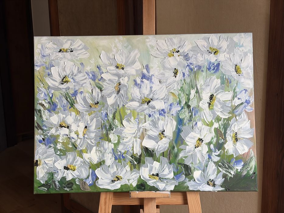 Obraz olejny 50×70 cm – biale kwiaty, malowany szpachelką