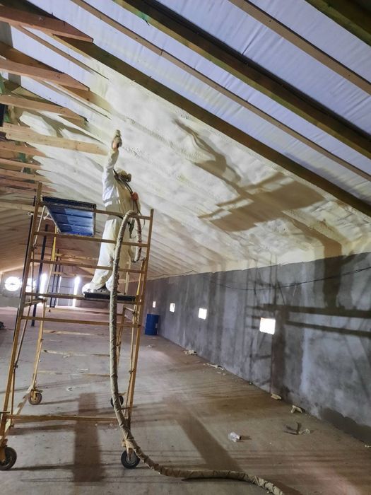 Утеплення піною, пінополіуретаном (ППУ) мансард, даху, перекриття