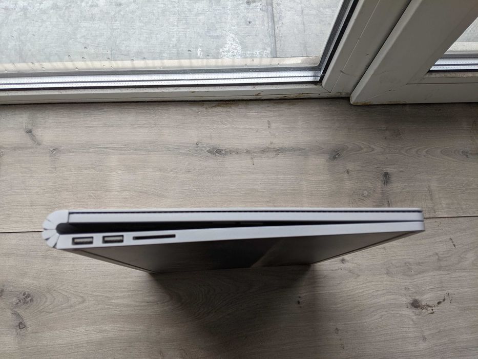 Microsoft Surface Book 2 8\256