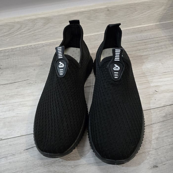 Czarny damski sportowe materiałowe tenisówki trampki 37