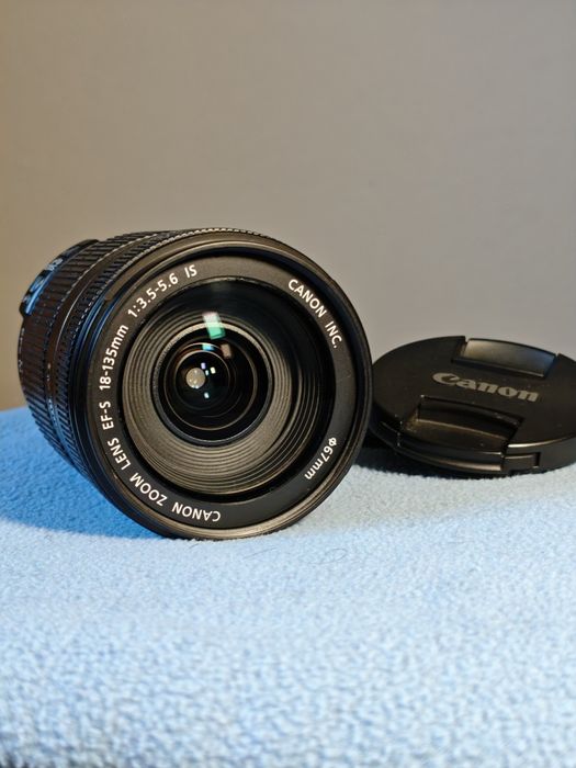Canon EF-S 18-135mm 3.5-5.6 is
