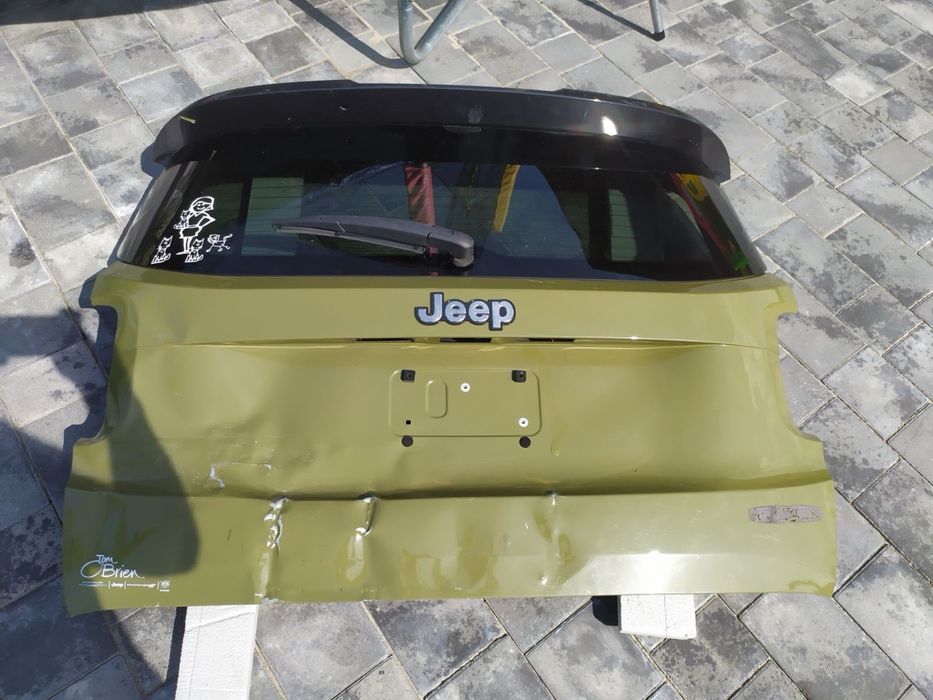 Кришка багажника  jeep renegade (Ляда) (Джип ренегат )
