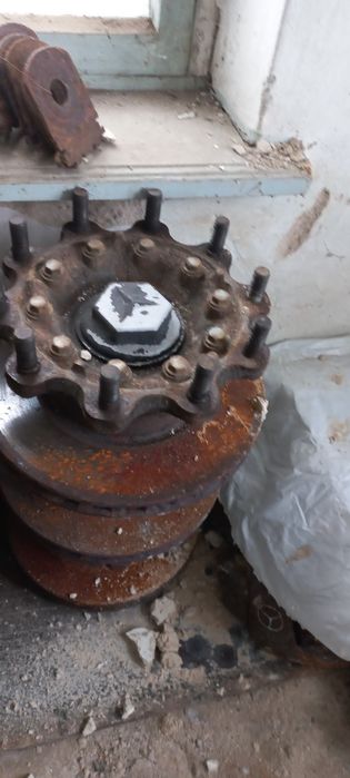 Ося мерседес,супорта,рисора,ступиці,стримянки,амортизаторииця