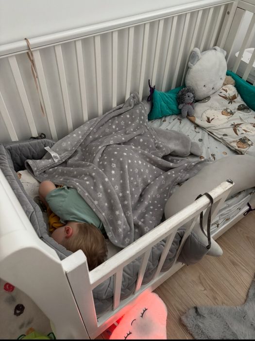 Łóżeczko niemowlęce dziecięce Troll Romantica 140x90 barierka materac