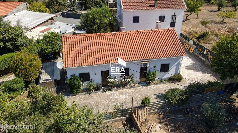 Moradia T6 localizada nas Louçãs, Ourém