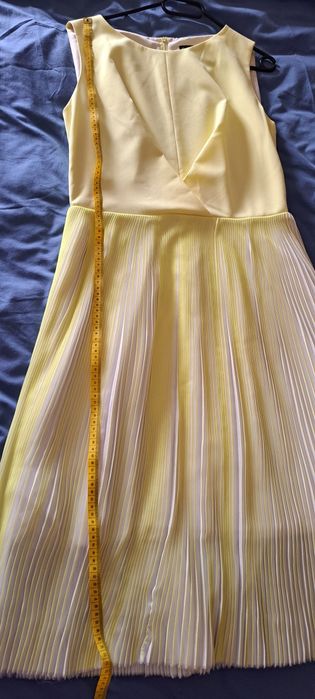 Plisowana sukienka M