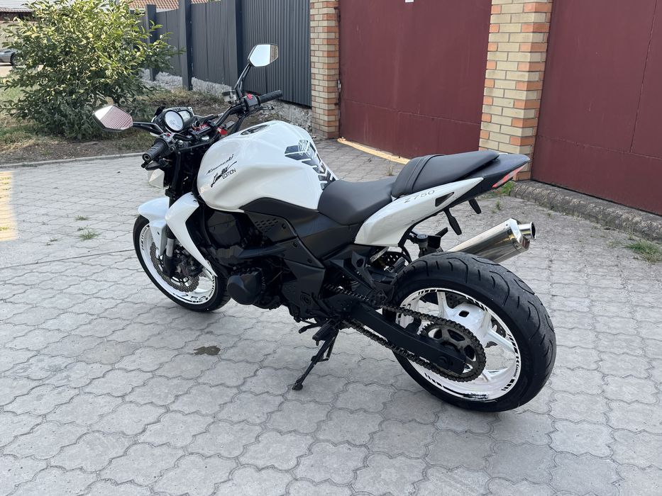 Продам Kawasaki Z750