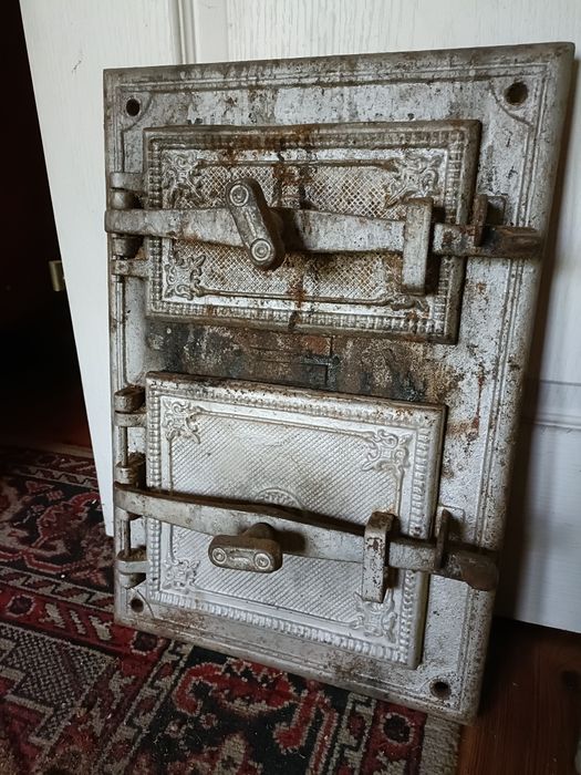 Dziwiki żeliwne od pieca