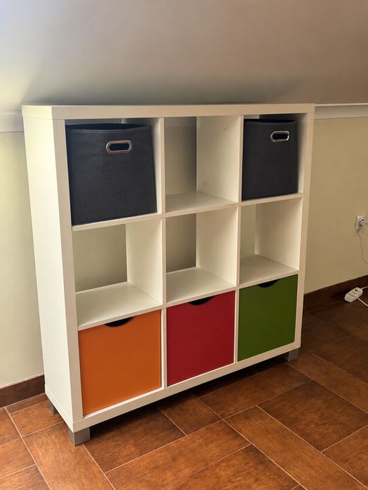 Móvel Estante 9 Nichos com 5 Caixas de Arrumação – Branco