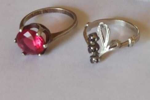 Серебряные ювелирные изделия, кольца с камнями и без