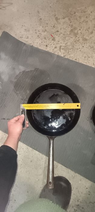 Сковорідки б/у великі та малі