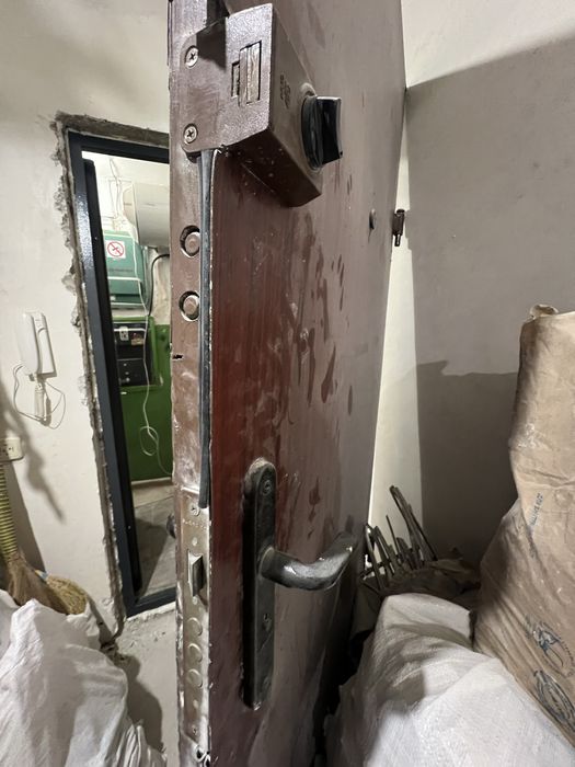 Двері вхідні б/у