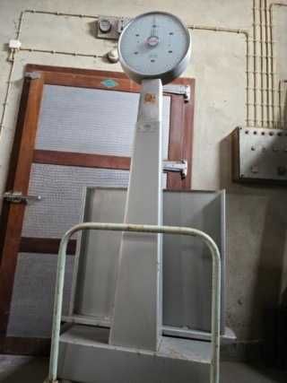 Balança de relógio com carrinho