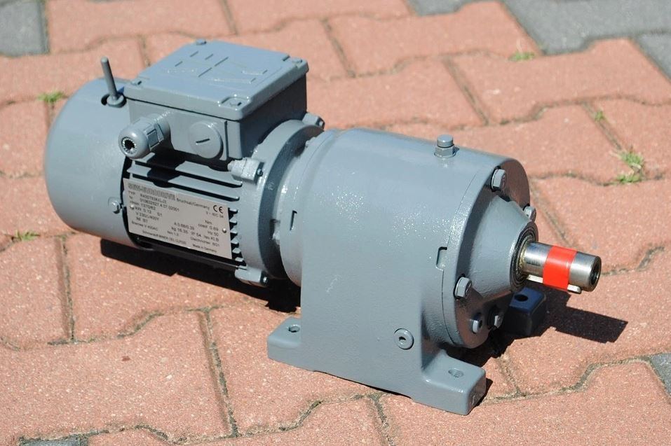 Motoreduktor 0.12kw. 62obr./min z hamulcem. SEW