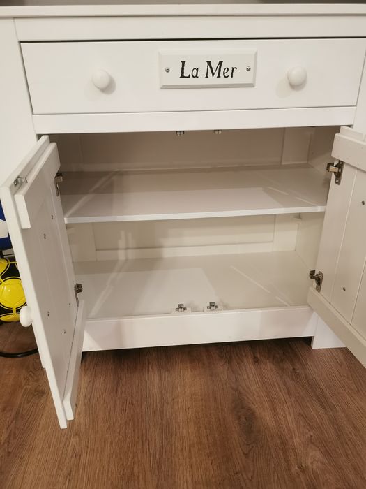 Meble Pinio  do dziecięcego pokoju.