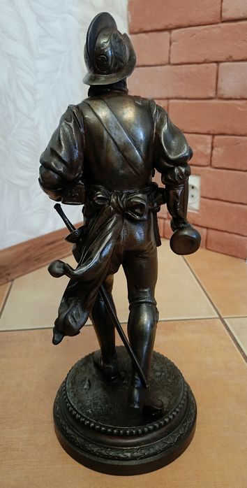 Stare - Rzeźby, Figurki.
