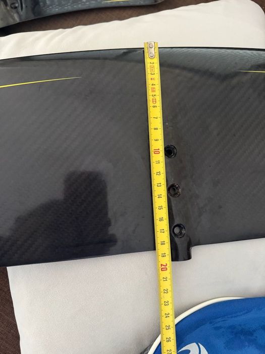 Foil Naish 1200 em carbono com um mês, Usado duas vezes