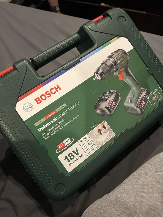 Berbequim Bosch UniversalImpact 18v-60 com 2 baterias