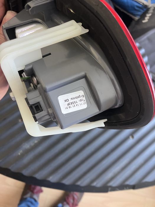 Farol traseiro esquerdo  mercedes c220 (w205)  mala