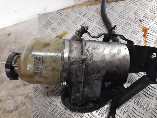 Bomba de direção OPEL Astra H Sedan (L69)