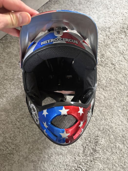 kask bell nitro circus