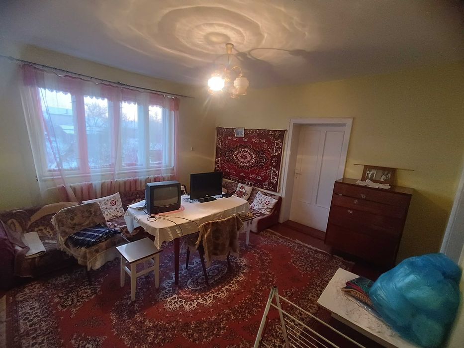 2 поверховий цегляний будинок 5 кімнат 150 кв.м. жилий стан 4 сотки