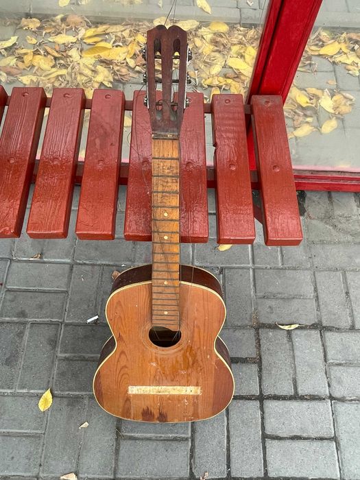 Гітара 6-7 струн часів СРСР під реставрацію