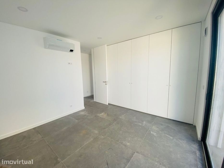 Moradias T4 de qualidade superior com piscina - Salir do Porto