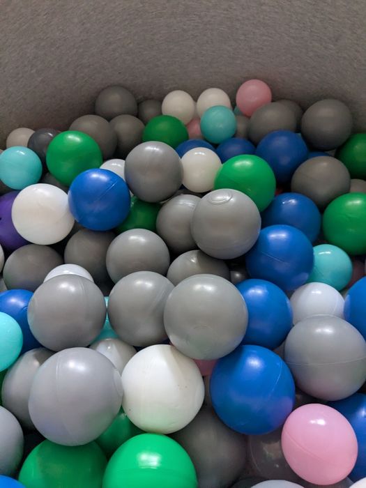 Сухий басейн, басейн з кульками