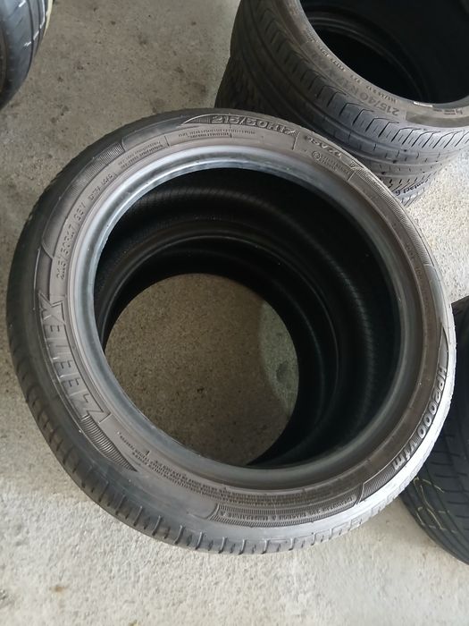 2 Pneus 215/50R17 seminovos
