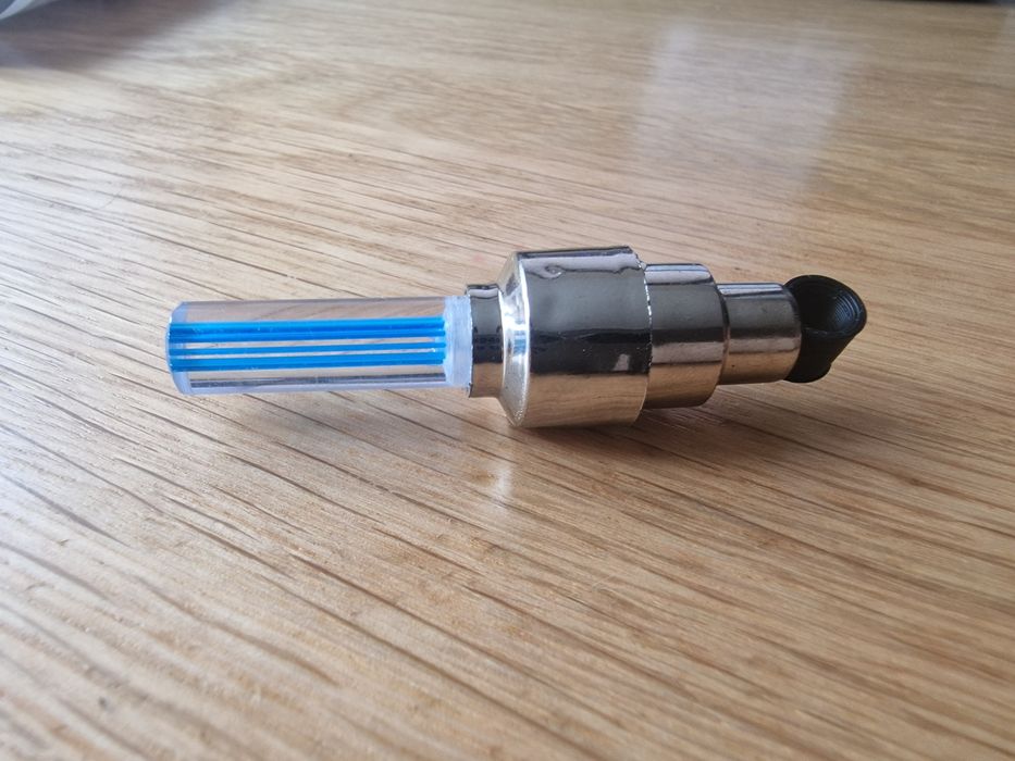 Keyglower świecący niebieski do keyspinera titktok hit